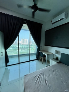FULLY FURNISHED The Vyne Sg Besi Room with Balcony 10min to MidValley