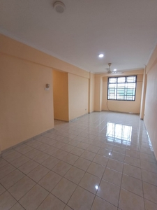 Indah Court Apartment, 3 Bedrooms 2 Bathrooms, Taman Bukit Indah, Iskandar Puteri