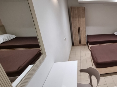 Luxurious Queen Room with Double Single Bed at USJ Near to Bandar Sunway / Damansara