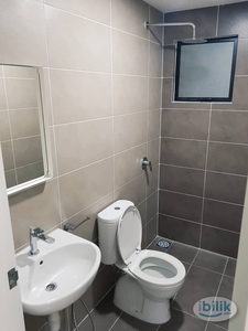 Master room with Private toilet @ the Greens Shah Alam Seksyen 22