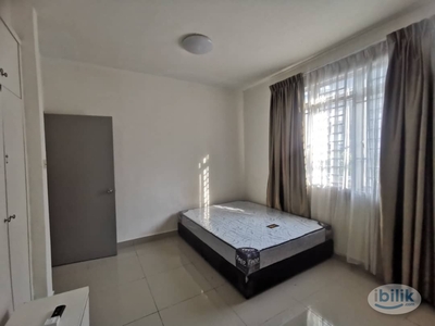 MIDDLE Room 5 mins to TUAS/2nd LINK, Pines Residence Aprt