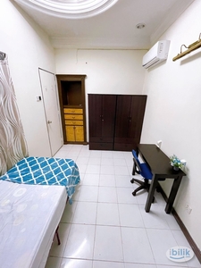 Middle Room at Lagoon View, Bandar Sunway