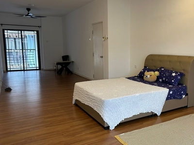 【 PRIVATE + COZY Room】at LakeField near LRT MRT Sg Besi, OUG, Old Klang Road, Bukit Jalil, Midvalley, Kinrara, Puchong, Sri Petaling
