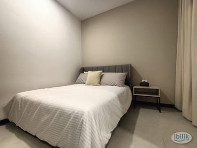 PRIVATE MASTER with Private Bathroom near Neu Suites Ampang, LRT Jelatek and Amapng Park, Gleneagles Medical Centre, Nova Ampang, 3 Tower etc