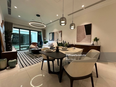 Queens Residence Q3 New, 1280sqft Seaview Unit 3 Rooms, Queensbay