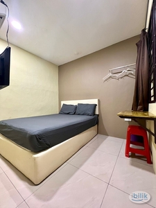 ❗️❗ RM300 Booking Fee Near KSL Shopping Mall / Larkin / Holiday Plaza Mall Super Worth Master Room For Rent