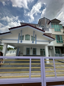 Taman Pulai Flora 2.5 Storey Semi D House for Rent