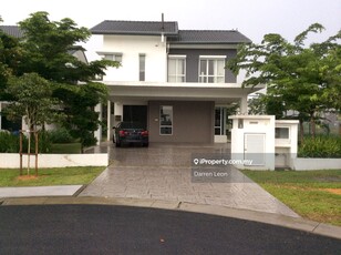 2-stry Corner Bungalow, Well Maintained, Spacious Living Space