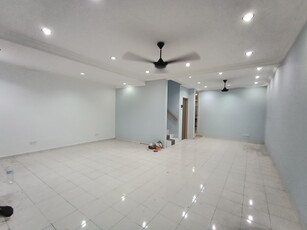 2 Sty House Fully Renovated 20x70 Freehold at Bandar Mahkota For Sale