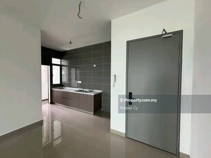 99 Residence 4 Bedroom Partly Furnished For Rent !99 condo Residence