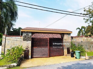 Country Heights, Kajang - Luxurious Bungalow with pool for sale