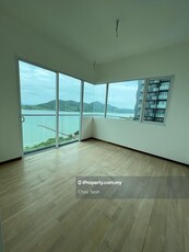 Original unfurnished, high floor with sea view!