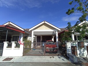 Rumah Teres Setingkat di Puncak Iskandar untuk dijual