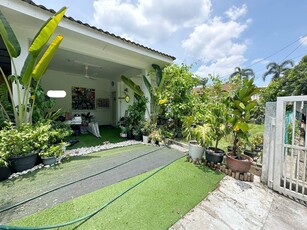 Single Storey Bungalow Villa Rimbawan Taman Pinggiran Putra Seri Kembangan