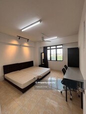 Vista Komanwel C,Repainted,Best for who got own furniture