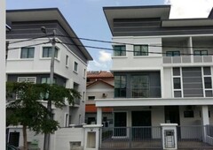 3 Storey Taman Mutiara Puchong For Sale Below Market