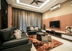 [ Beside Sunway Putra Mall ] Luxury Condo Facing Bukit Tunku KLCC