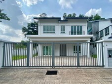 Brand New 2-1/2 Storey Split Level Bungalow House @ Kajang