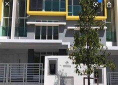 Brand New 3 storey landed at Serene Residence, Bandar Country Homes. Rawang