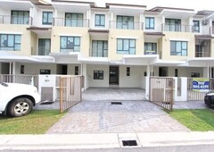 Developer Unit 2.5 Storey House for Sale in Lakeside Residence Puchong