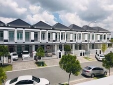 Double storey terrace house price 398k 2043sf 20*75 free spa legal fee