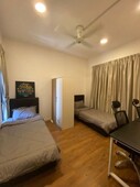 Female Shared Room with Low Deposit!