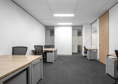 Fully serviced open plan office space for you and your team in Regus iDEAL