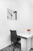 Fully serviced private office space for you and your team in Regus The Pinnacle