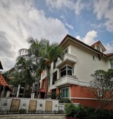 Furnished Resort-Style Duplex Condo @ 325 Ritchie