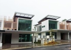 Hot Calling !!! [ Last 2 Unit Only Bangalow Concept Terrence House !!! ] Freehold 30x80 ( 0% Downpayment ) Free HOC !!!