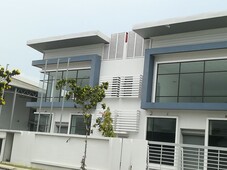 Klang Gateway 16, Semi D Factory For Sale