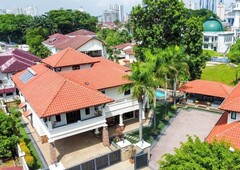 Luxury Villa with Pool in KL, Tasik Titiwangsa KL. can park 10 car