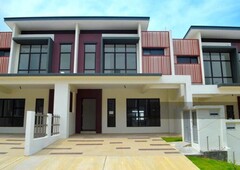 [Monthly RM1800?Freehold Double Storey 22x75 Superlink