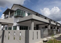 Near Bangi UKM, New Freehold 22x81 Double Storey House with Gated Guarded and Extend Carporch