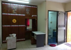 Newly refurbish partly furnish double storey, Damansara Jaya