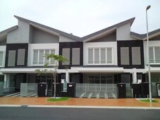 Nice!!! Nice!!!FREEHOLD Double Storey superlink house