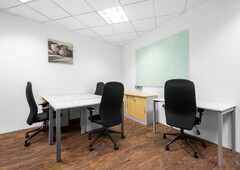 Private office space for 5 persons in Regus The Gardens