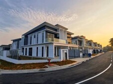 Seremban Super Big Double Storey only 8xxK ! ! ! Freehold 0% Downnpayment Full Loan ! ! !