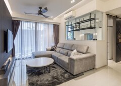 SPACIOUS LAYOUT SEMI-D DESIGN CONDO##FREEHOLD##LOW DENSITY