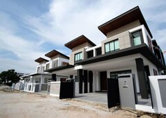 [Superdeal Below Market Price] 2-Sty Freehold 20x75 Nearby Bandar Puchong