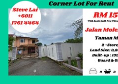Taman Molek/ Corner/ 2-Storey/ For Rent