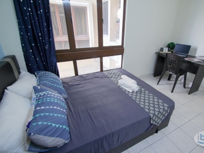 1 Month Deposit Middle Queen bedroom at Palm Spring , Kota Damansara