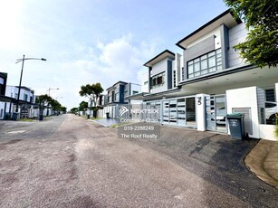 Fenix Villas @ Taman Setia Tropika Double Storey Semi D House
