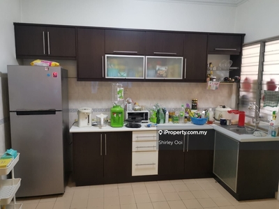 Freehold apartment near to lrt station