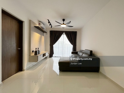Central Park Country Garden Apartment Low Floor Furnished Renovated