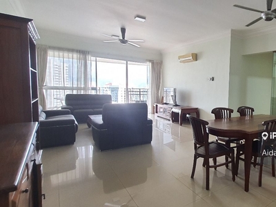 Fully furnished 3 bedroom high floor unit, very clean and well kept