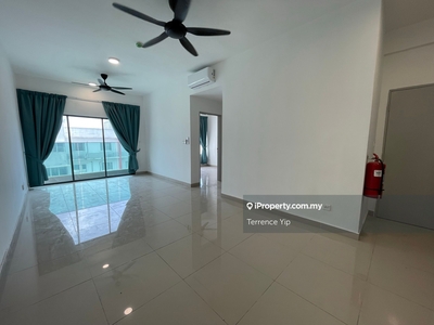 Twinz residence 871sf 3r2b corner unit for sale at 438k