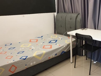 Affordable Balcony Room To Rent for Male, Residensi Hijauan, Shah Alam