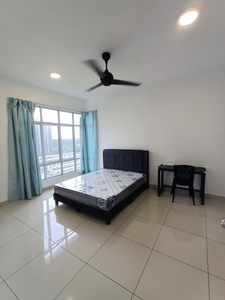 Aliff Avenue Tampoi Master bedroom for rent