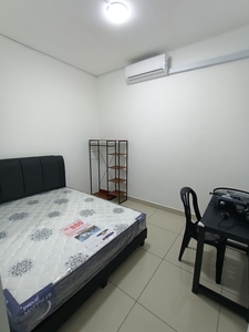 Aliff Avenue Tampoi small room for rent